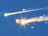 Spaceshuttle Columbia vergl&uuml;ht bei der R&uuml;ckkehr zur Erde; Credit: NASA
