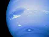 Bild: Voyager 2 erreicht Neptun; Credit: NASA